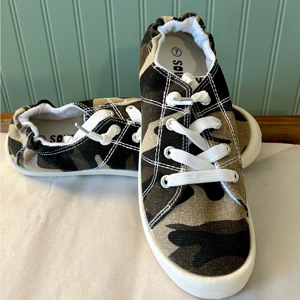 New Camouflage Slip on Canvas Sneakers for Women- Sz 7